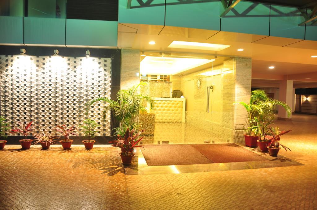 Awesome Palace Hotel Guwahati Luaran gambar