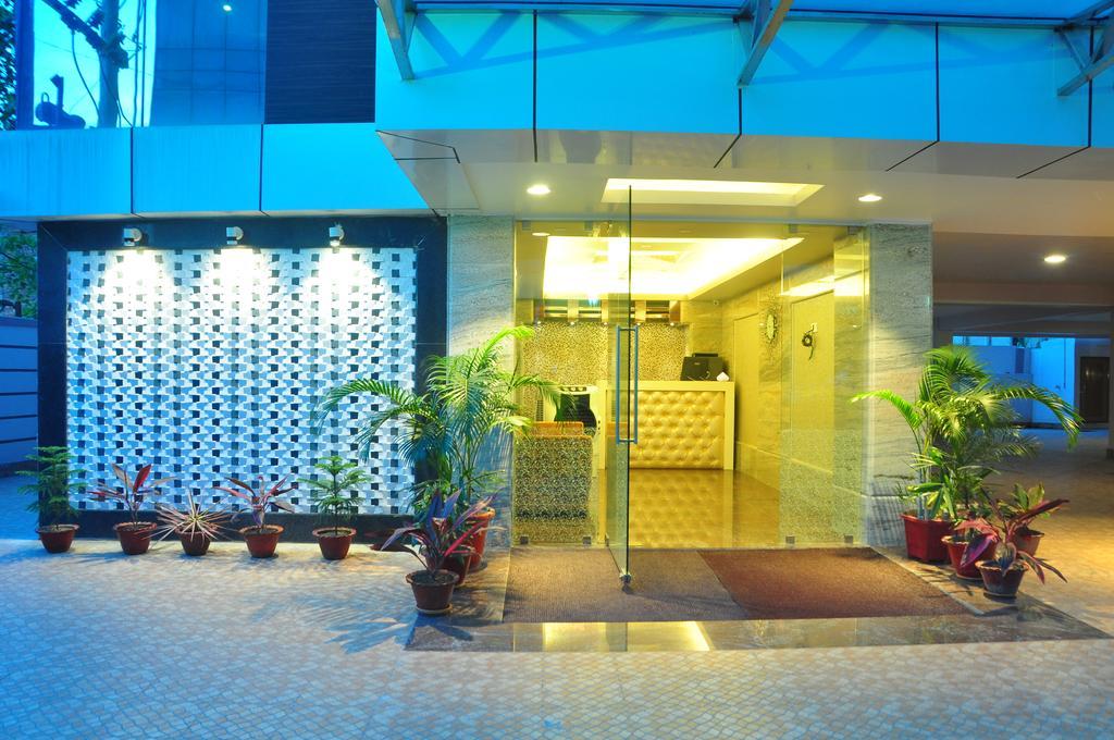 Awesome Palace Hotel Guwahati Luaran gambar