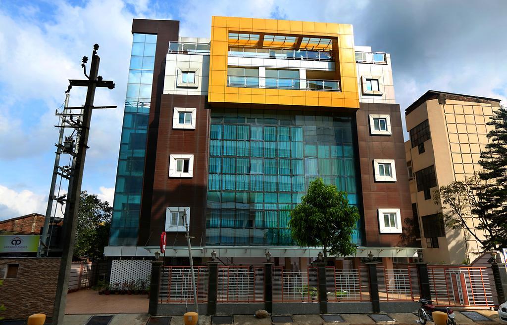 Awesome Palace Hotel Guwahati Luaran gambar