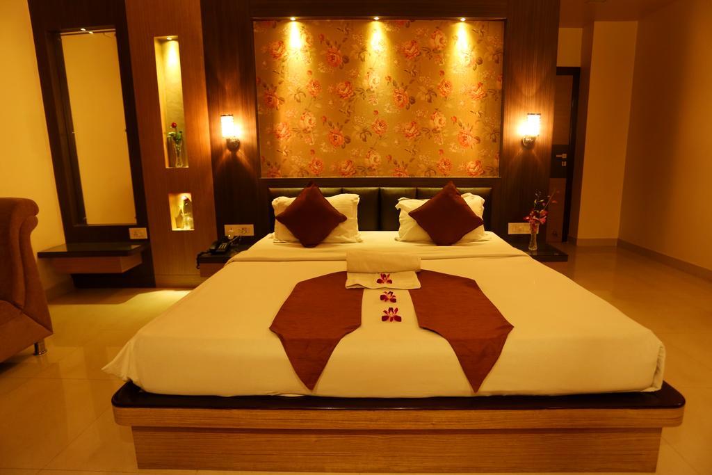 Awesome Palace Hotel Guwahati Luaran gambar