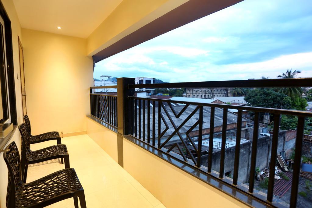 Awesome Palace Hotel Guwahati Luaran gambar