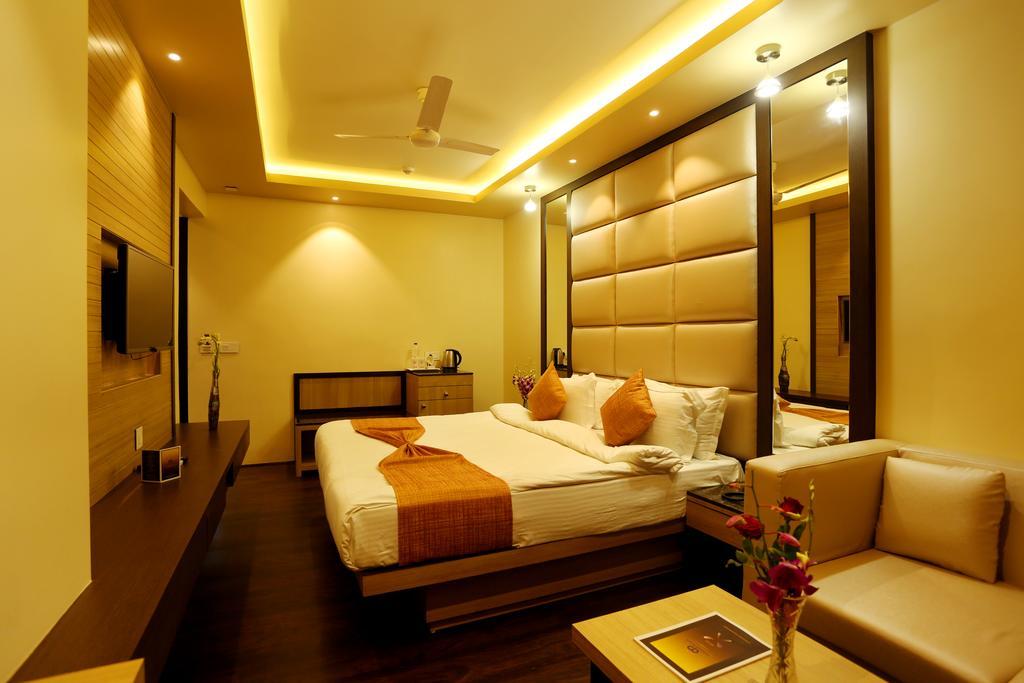 Awesome Palace Hotel Guwahati Luaran gambar
