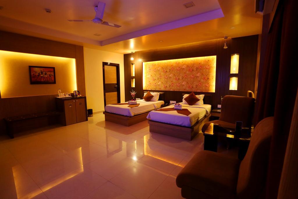 Awesome Palace Hotel Guwahati Luaran gambar